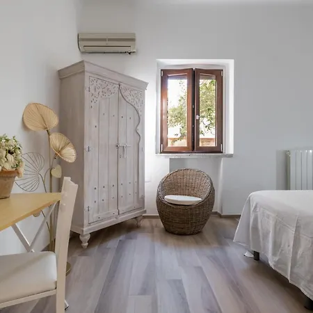 Guesthost - Scuole Cemm San Vito With Parking *