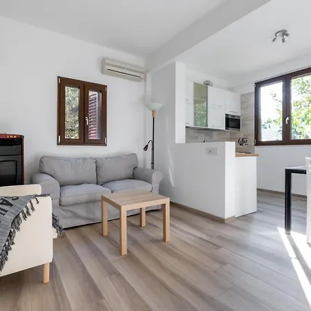 Scuole Cemm San Vito With Parking Apartment *